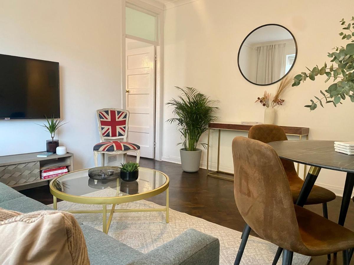 Apartment Newly Refurbished 2 Bedroom In South London