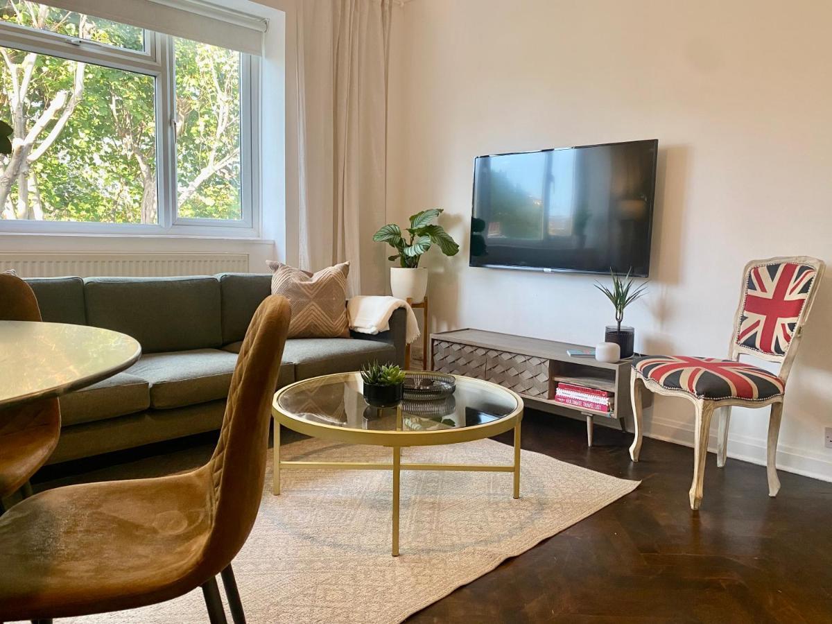 Apartment Newly Refurbished 2 Bedroom In South *