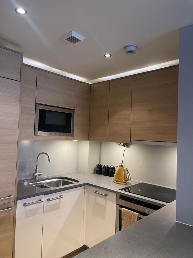 Apartment Chelsea Riverside Morden, Chic One Bed London