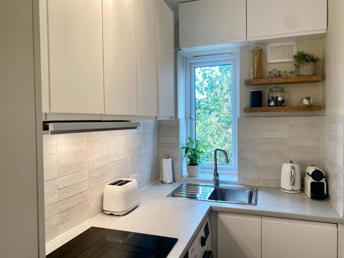 Apartment Newly Refurbished 2 Bedroom In South *