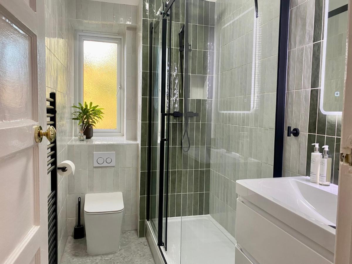 Apartment Newly Refurbished 2 Bedroom In South *