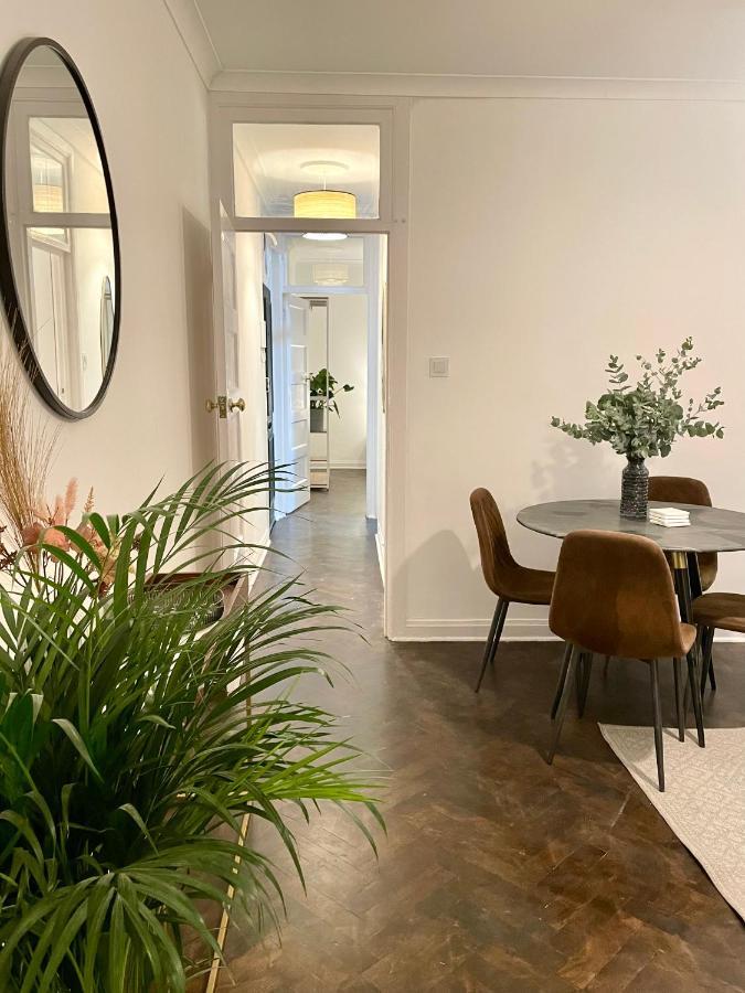 Apartment Newly Refurbished 2 Bedroom In South London