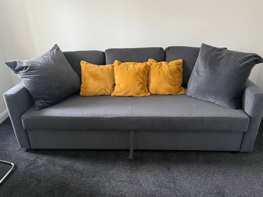 Apartment Castle Court London