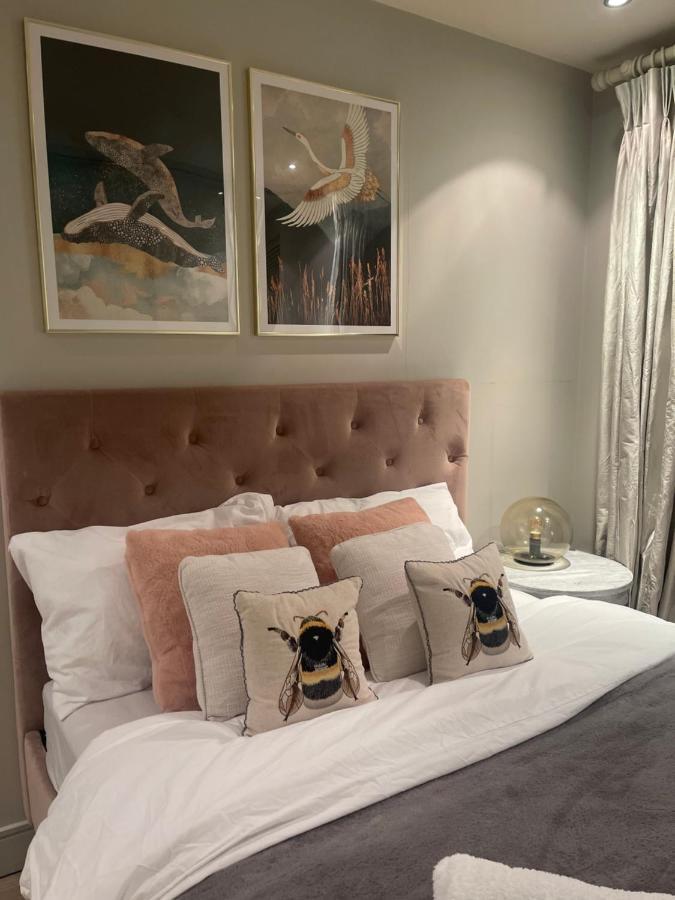 Chelsea Riverside Morden, Chic One Bed Apartment