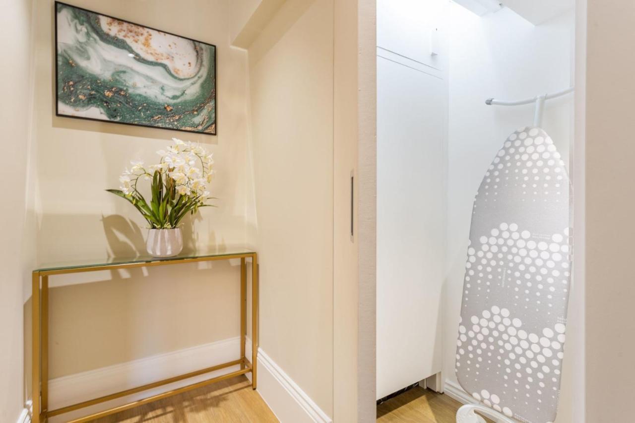 Luxlet - Heart Of Hampstead, *