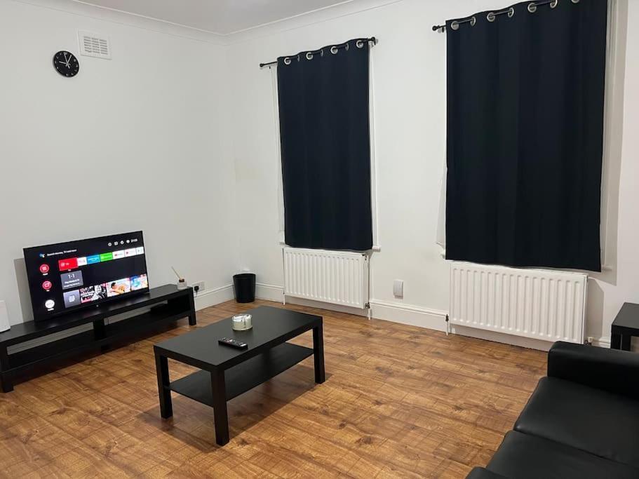 Lovely 1-bedroom With Free Parking & Garden. London
