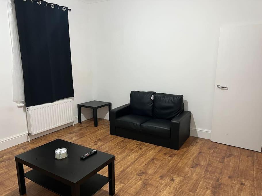 Lovely 1-bedroom With Free Parking & Garden. Apartment