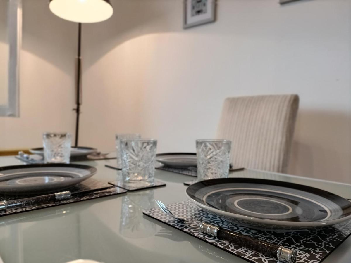 Ferienhaus 2 Bed Functional House Close To Manor Park Train Station