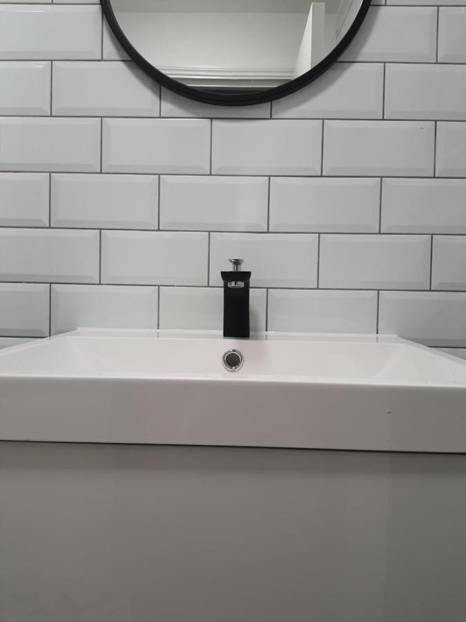 Large Bright With Kitchen