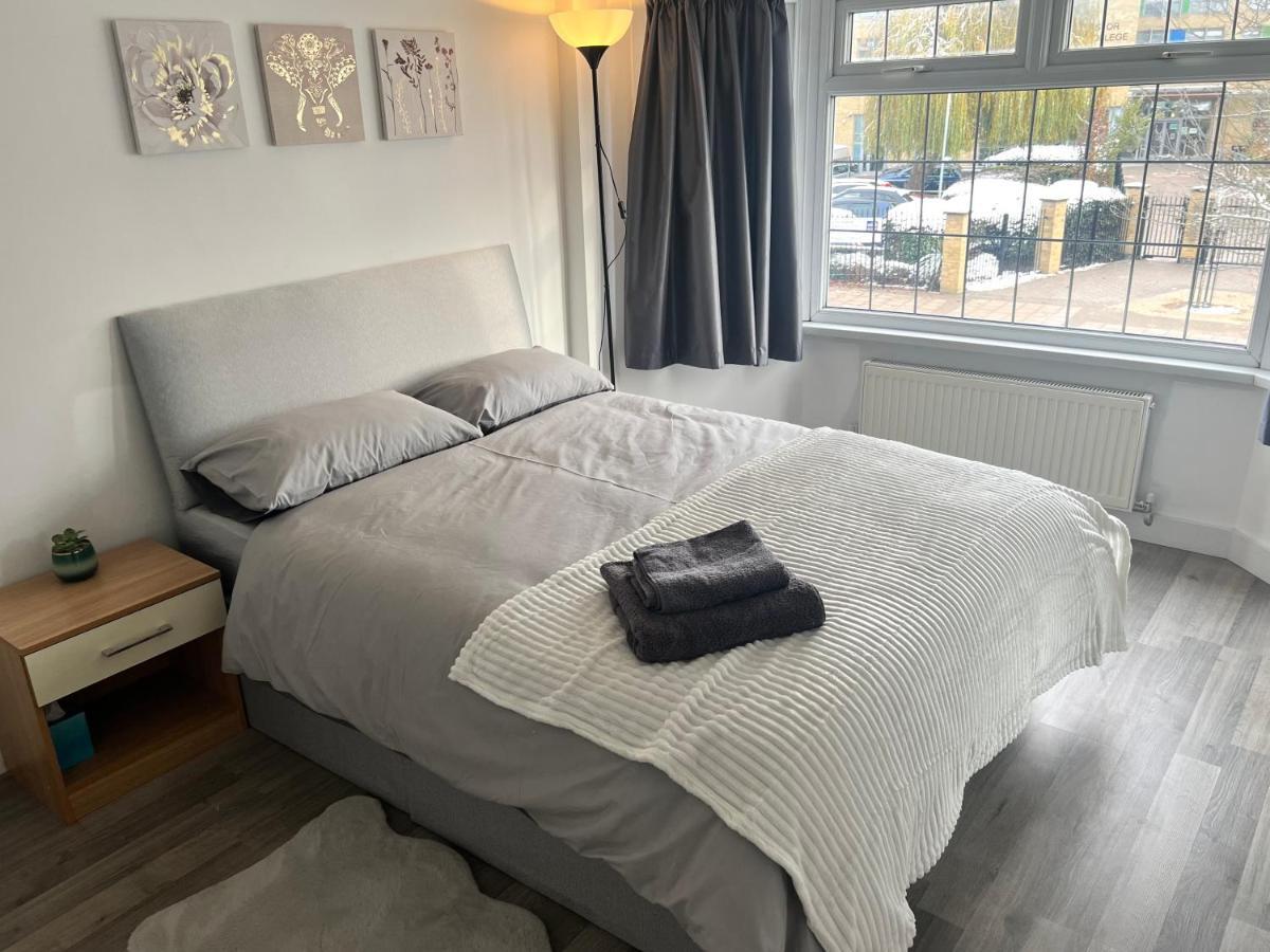 Guest house Cosy Double Bedroom For One Guest
