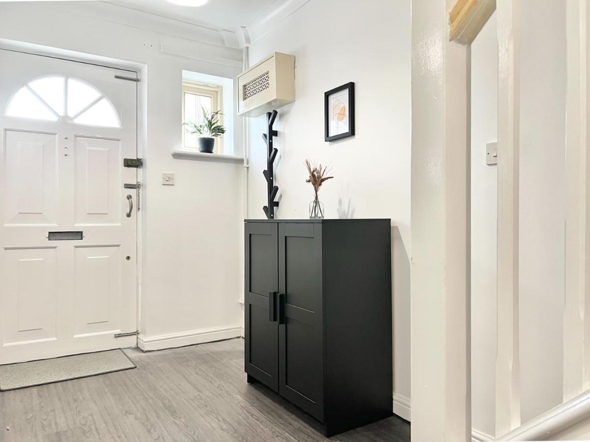 Apartment Last-minute Secure L Exclusive Deals On 2 Double Bedrooms - Weekly & Monthly - Sleeps 6 Lhofin Short Lets & Serviced