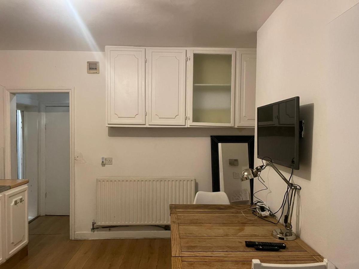 Balham, South Spacious 6, 6 Available Homestay *