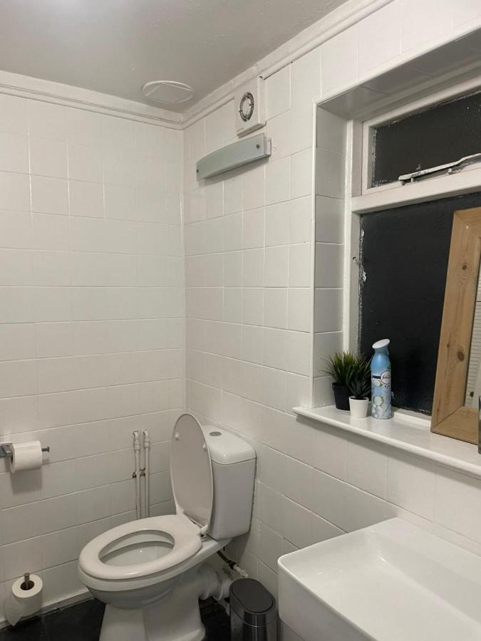 Balham, South Spacious 6, 6 Available London