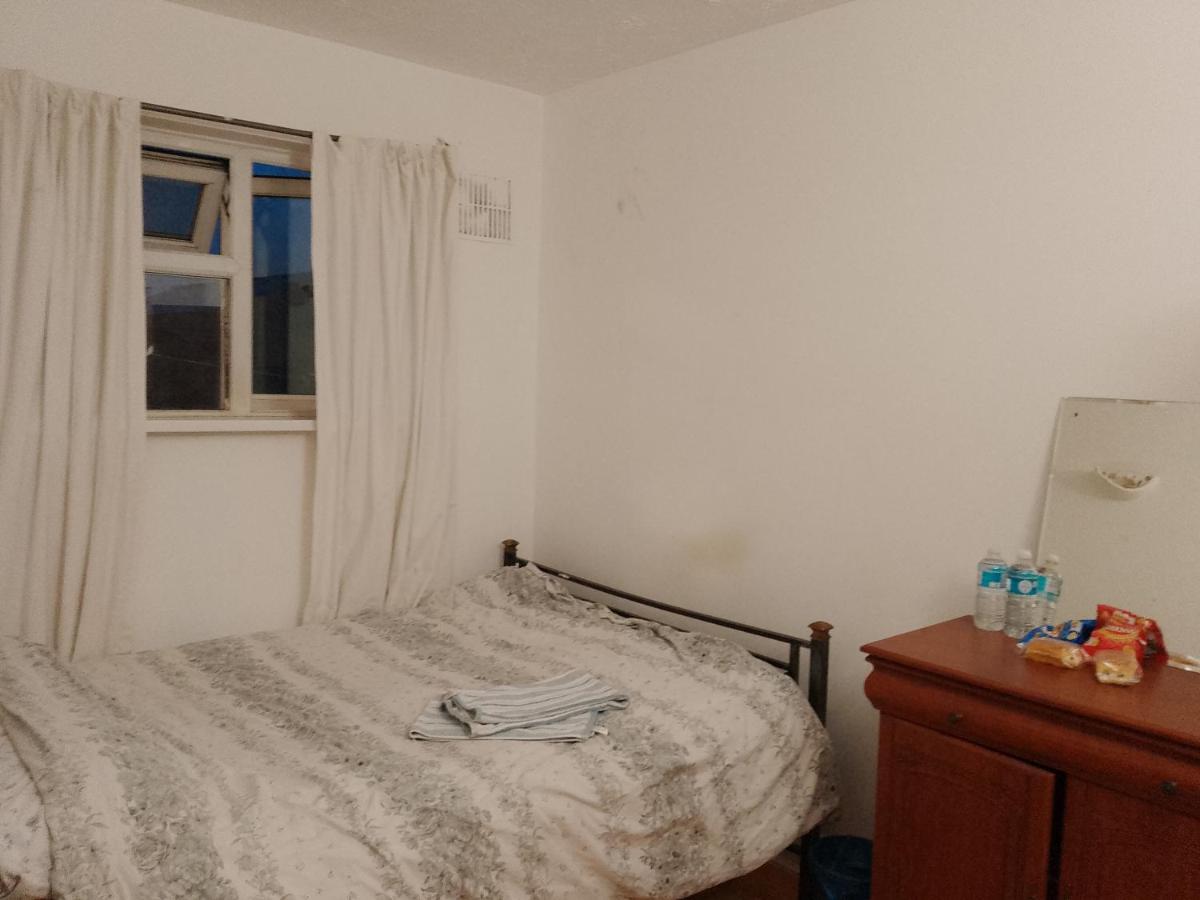 Private In 3 Bedroom Flat!! * London