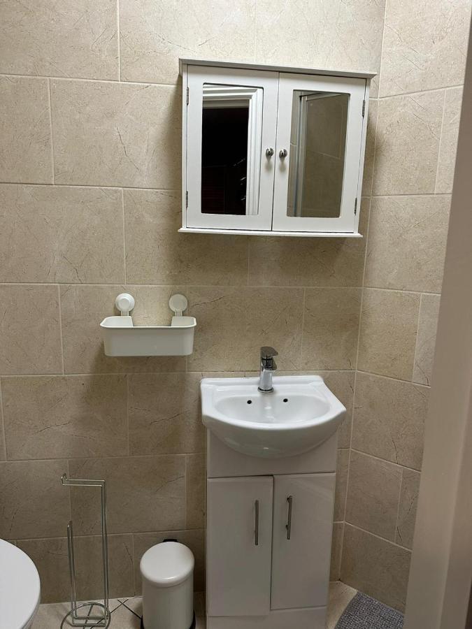 Somerton Studio Apartment London