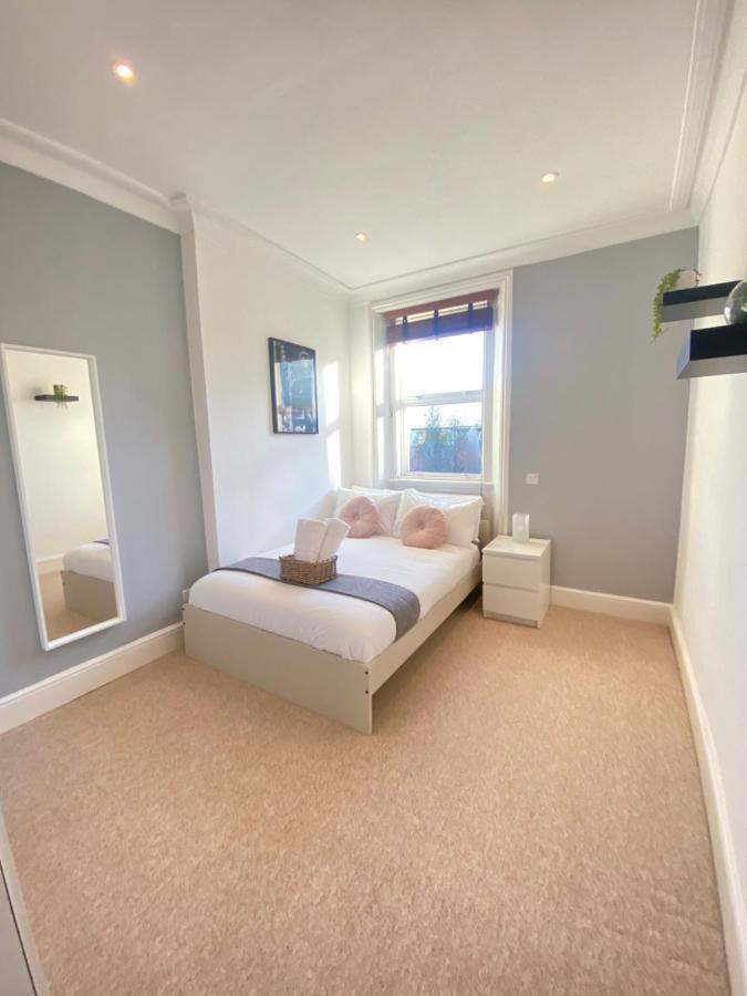 Apartment Charming & Bright 2-bed Apt Close To Station London