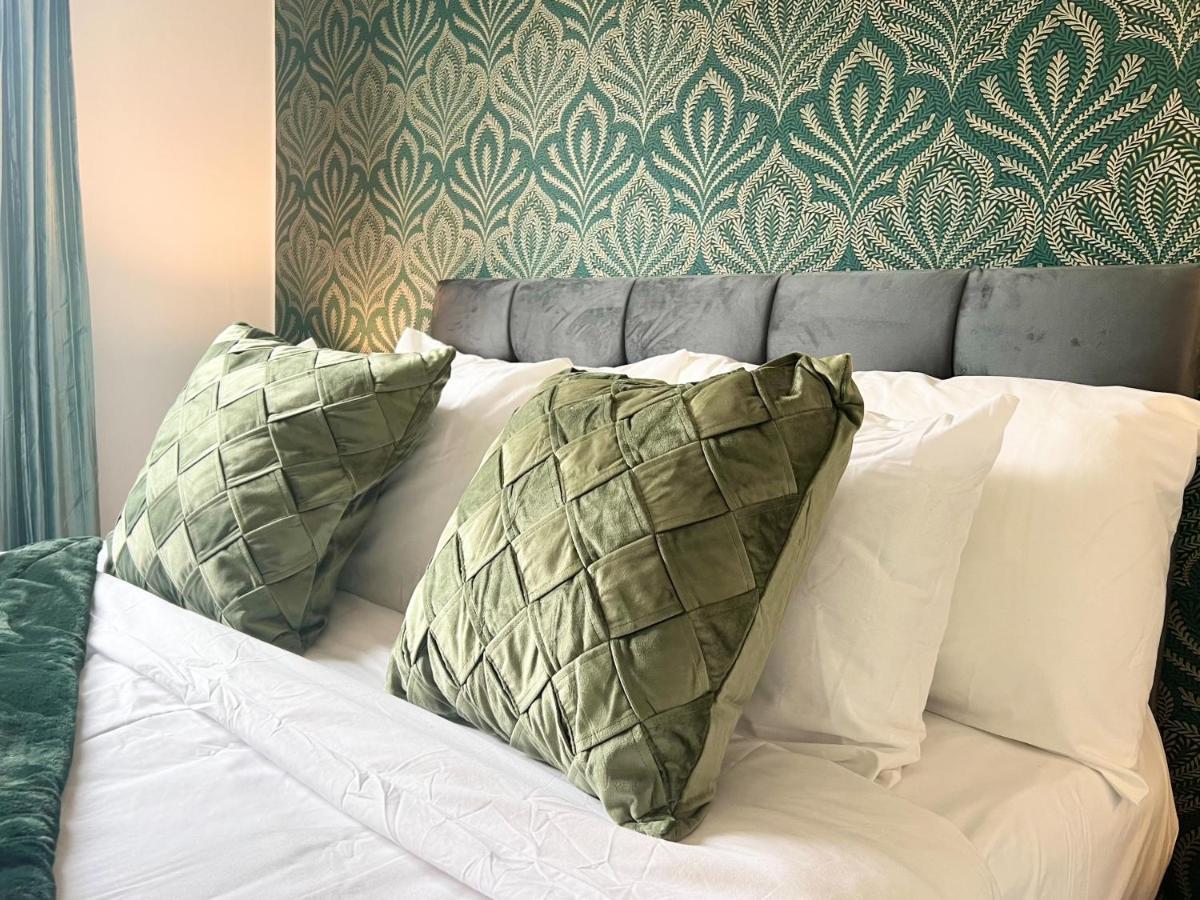Last-minute Secure L Exclusive Deals On 2 Double Bedrooms - Weekly & Monthly - Sleeps 6 Lhofin Short Lets & Serviced * London