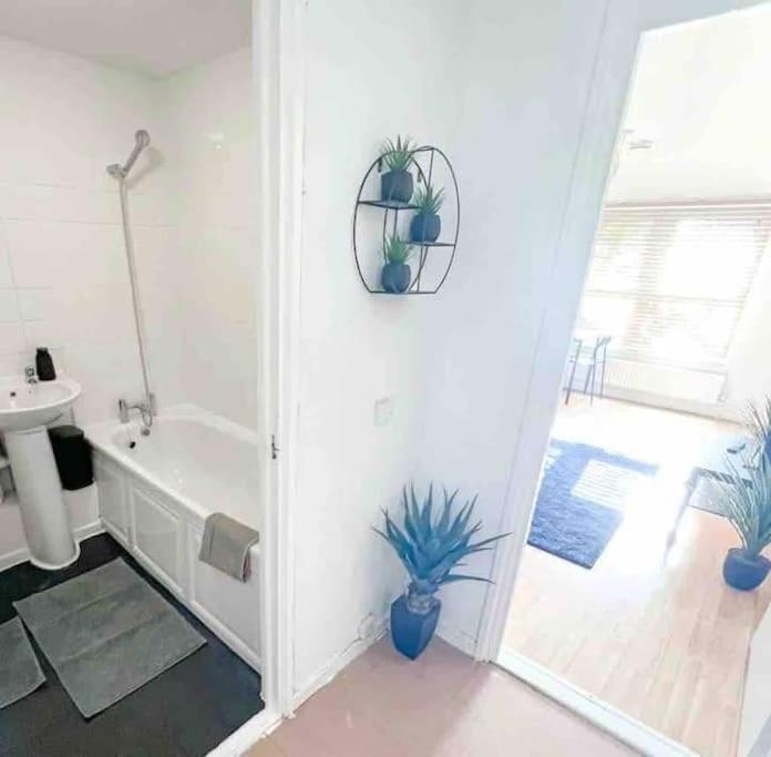 Apartamento Spacious Two Bedroom Flat Londres