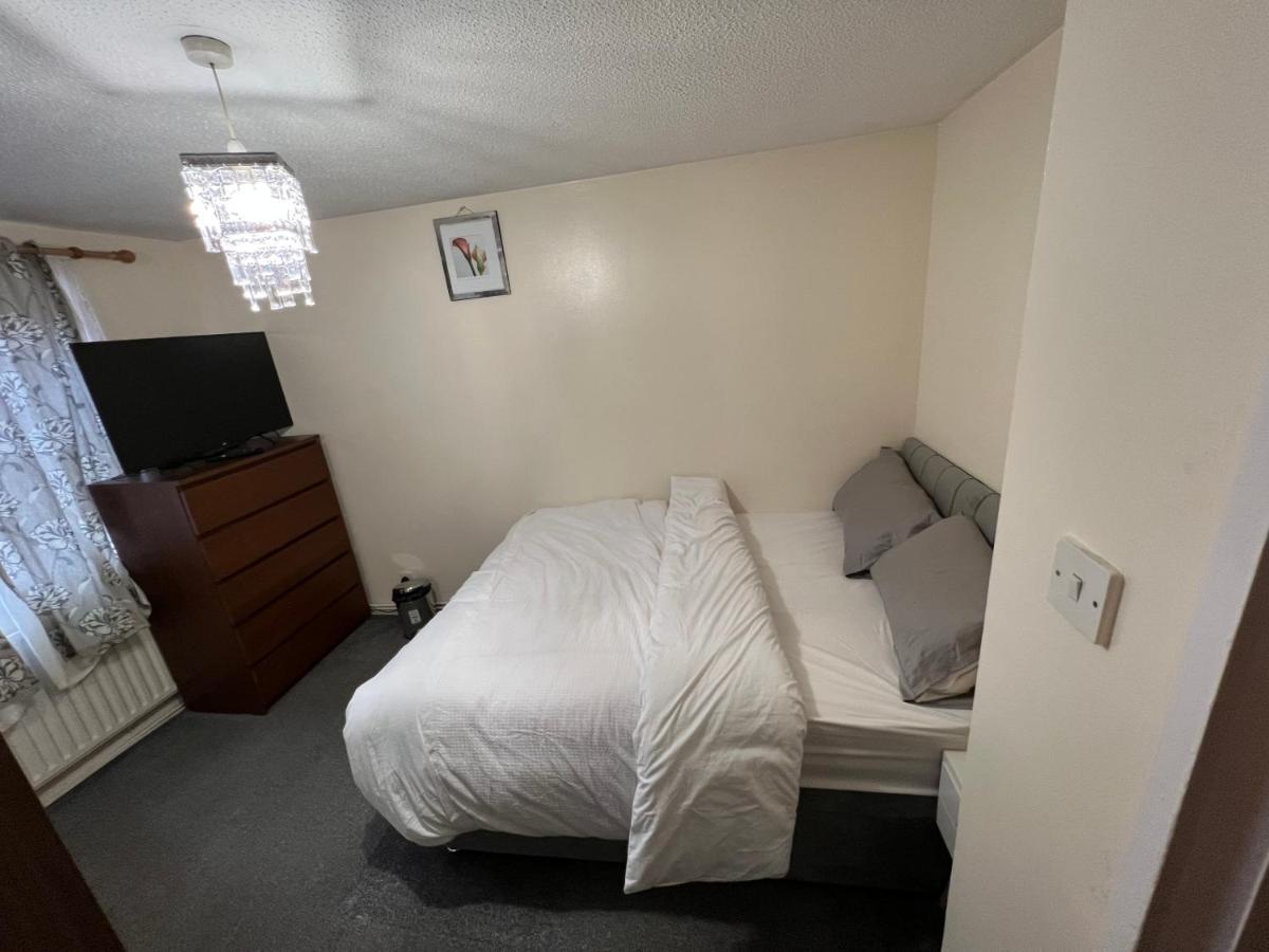 Henderson Court Homestay *