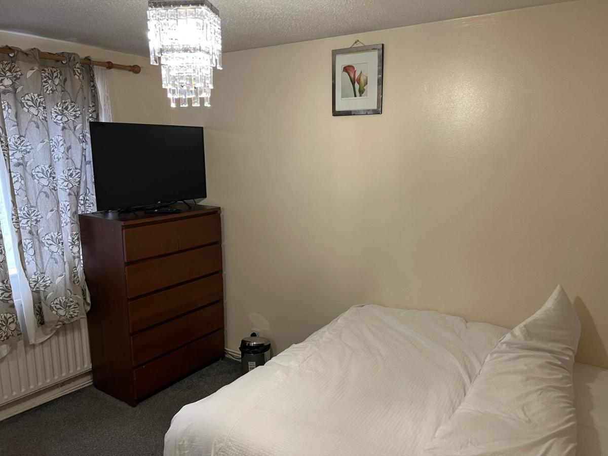 Homestay Henderson Court *