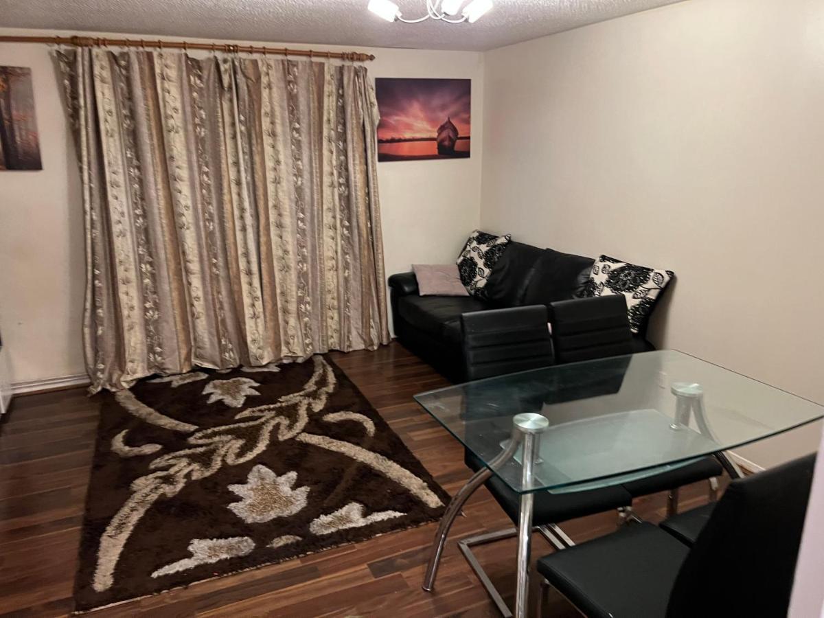 Henderson Court Homestay London