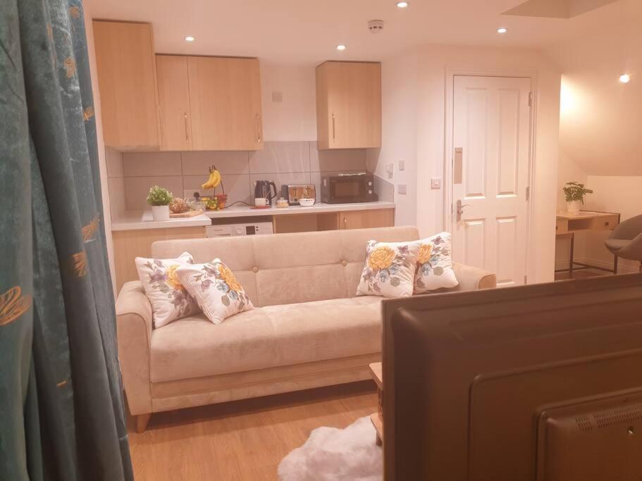 Apartment New - Bright Studio Loft King Bed In Quiet Street Near Parks 1074 Lo