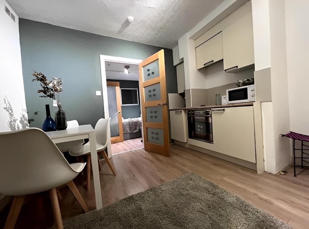 Nice 1 Bed Flat London/chiswick For 4 People Apartment