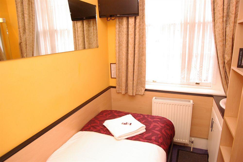 Hotel Tudor Court London