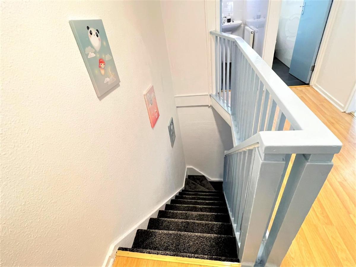 Stepney 17 Double Bedrooms Guest house *