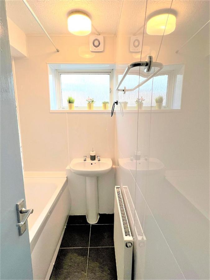 Stepney 17 Double Bedrooms Guest house *