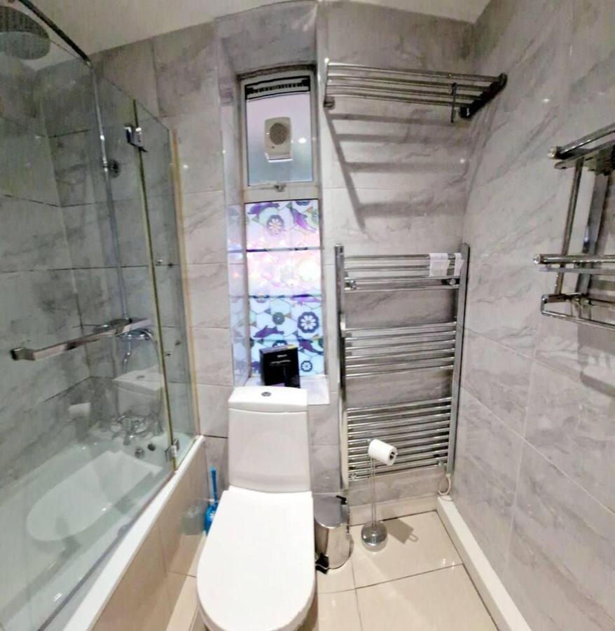 Ferienhaus Modern 3-bed House In Surrey Quays