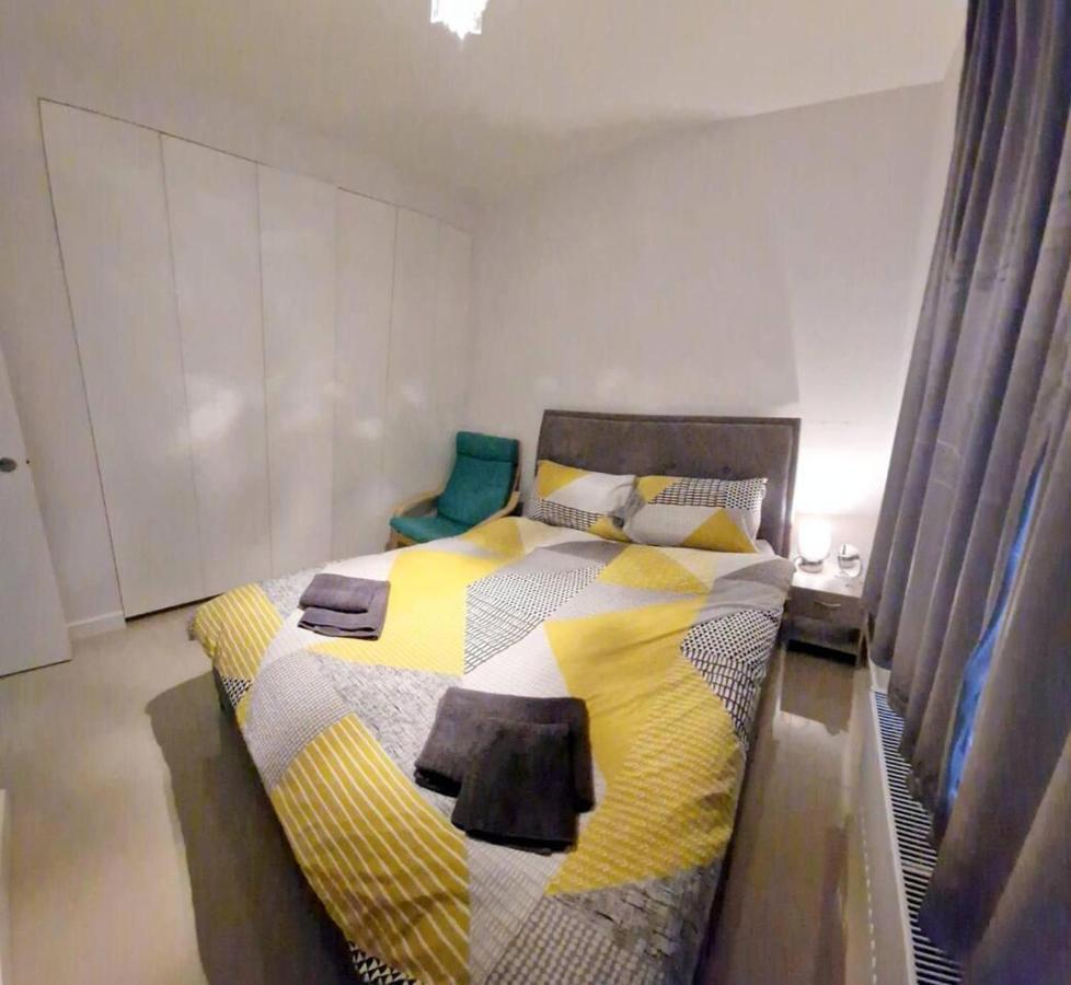 Ferienhaus Modern 3-bed House In Surrey Quays London