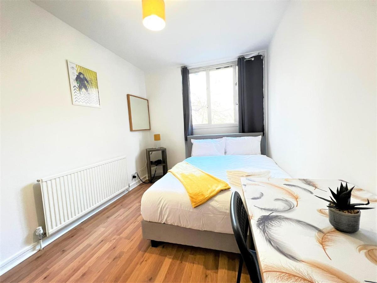 Stepney 17 Double Bedrooms Guest house