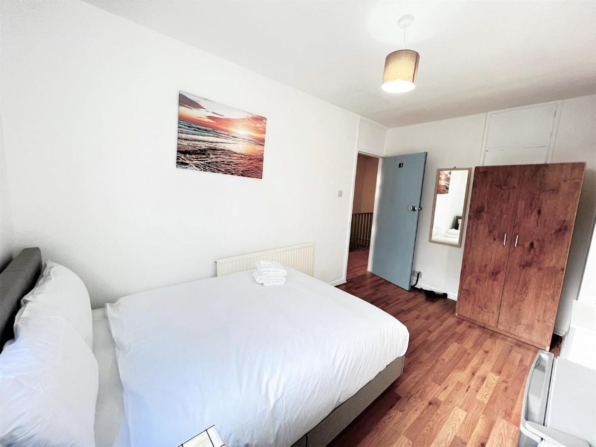 Guest house Stepney 17 Double Bedrooms *
