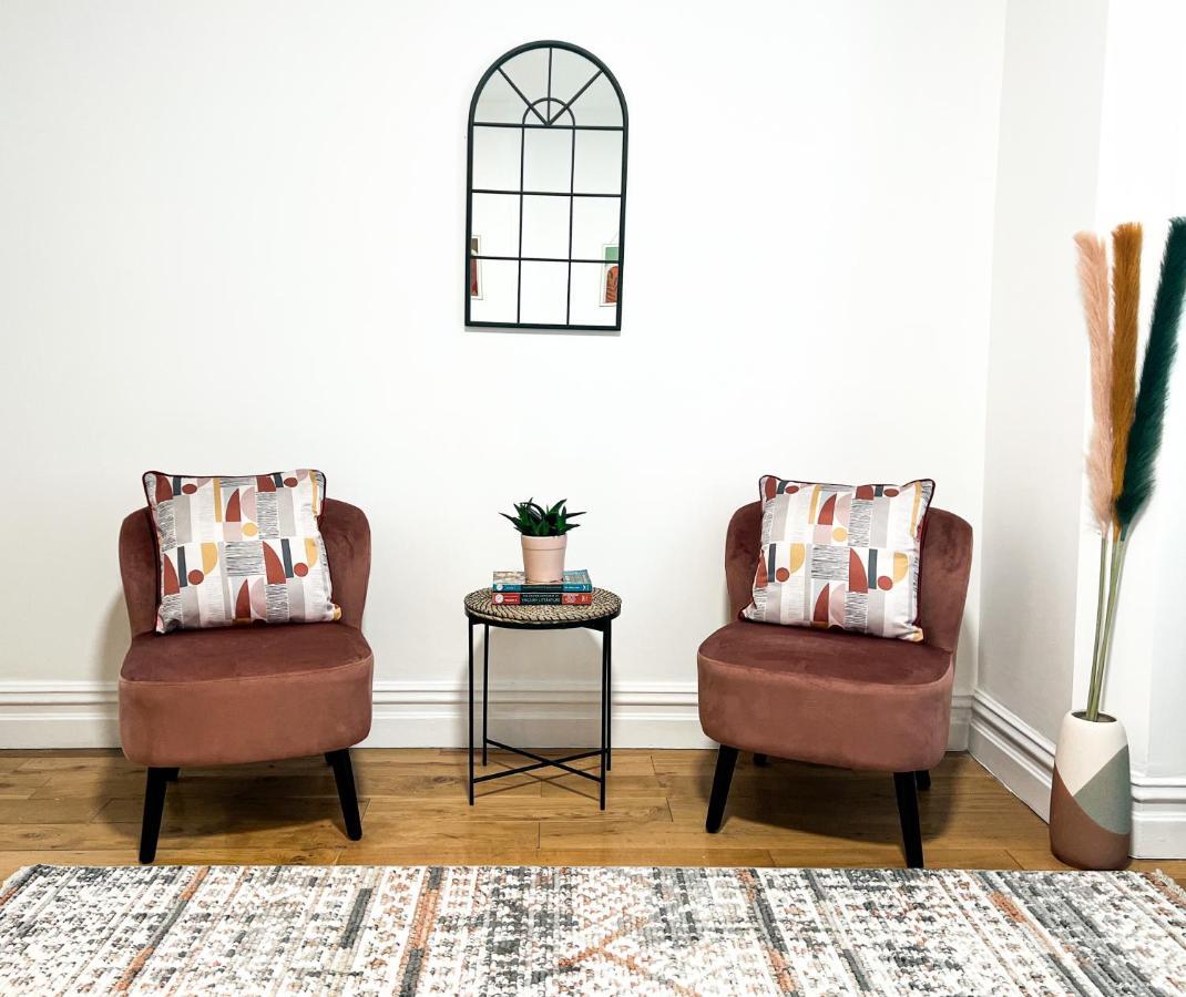 Zozy Happy Land Guest house London