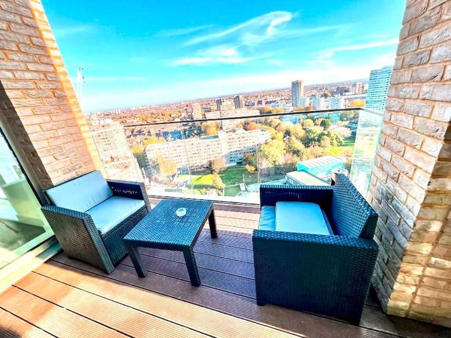 Apartment Luxury 2 Bed Penthouse Battersea River/city View *