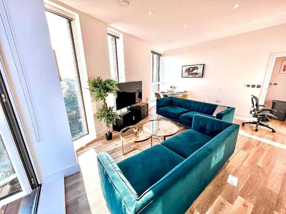 Luxury 2 Bed Penthouse Battersea River/city View * London