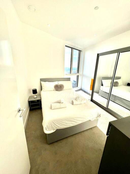 Luxury 2 Bed Penthouse Battersea River/city View *