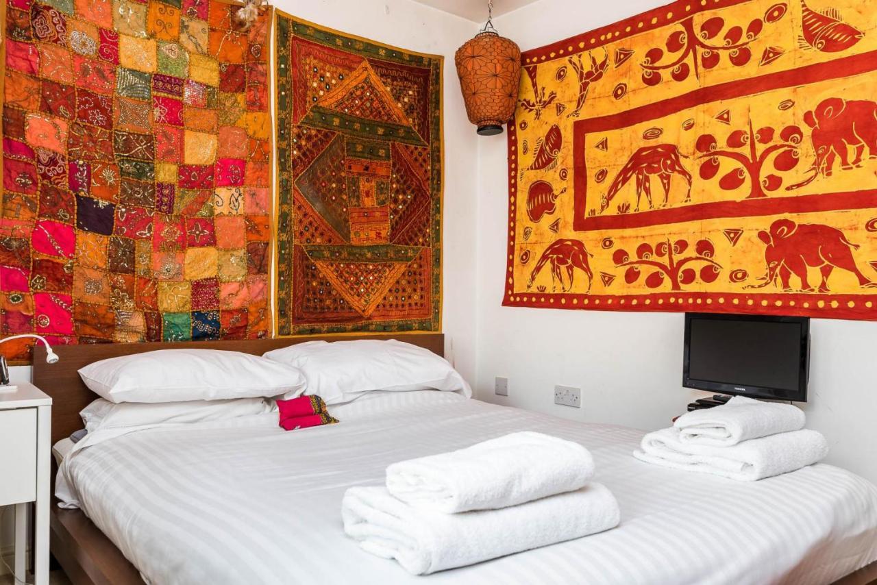 Delightful Moroccan Inspired Flat Hackney Sleeps 2 Apartment