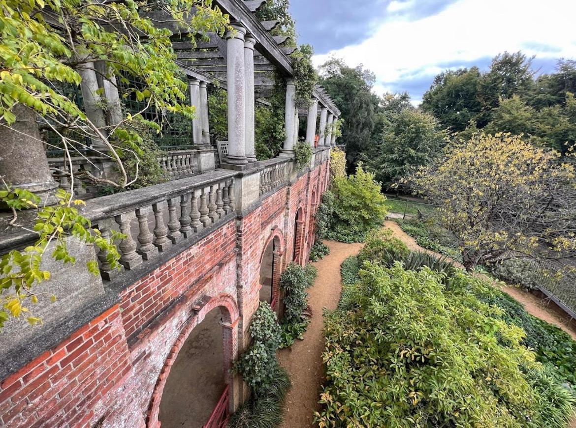 Hampstead Opulence - Luxurious Split Level * London