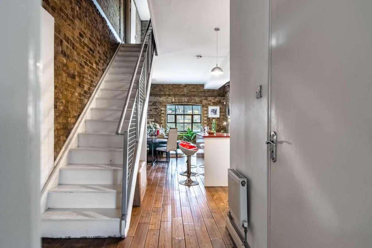 Livestay-fabulous Three Bed Warehouse Conversion Apartment London