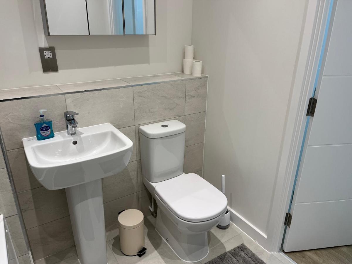 Modern Flat With A Skyline View Apartment London
