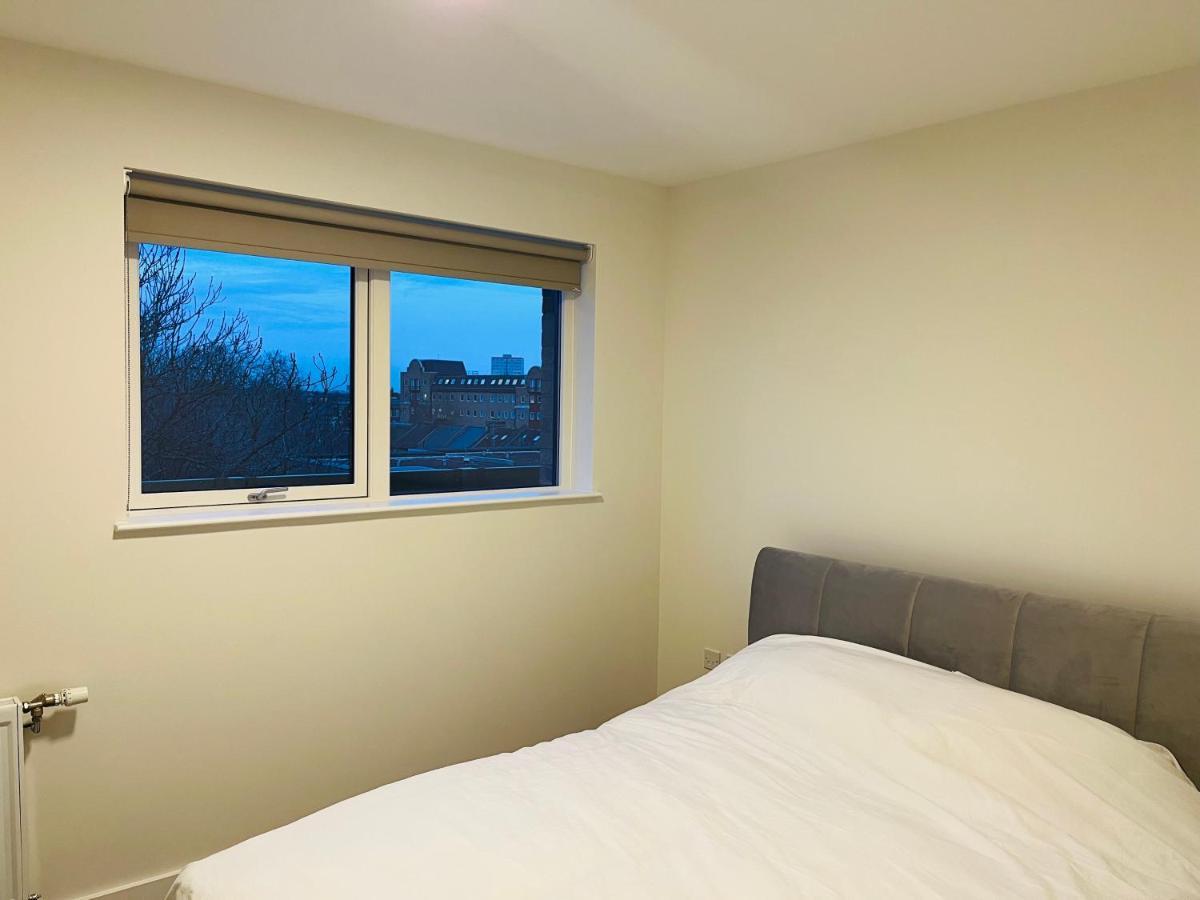 Modern Flat With A Skyline View * London
