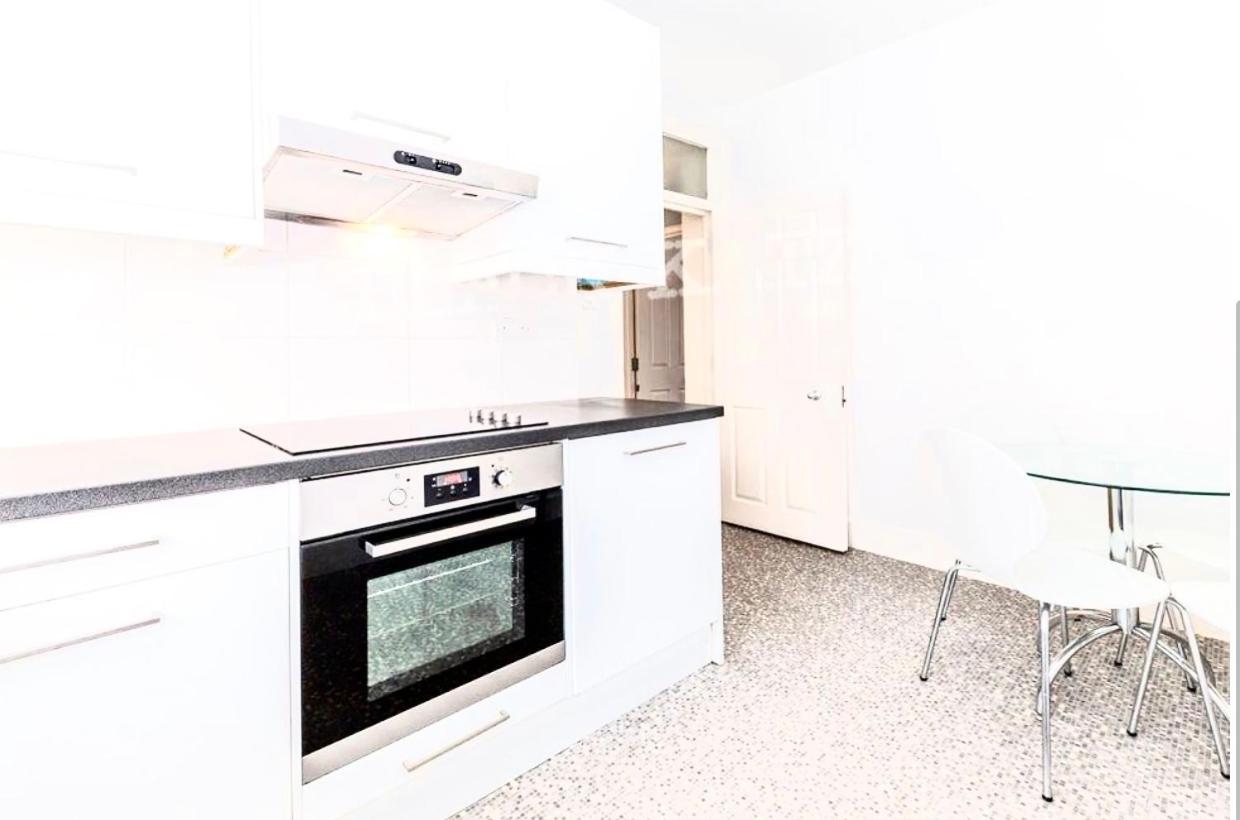 Bond Street Family Apartment