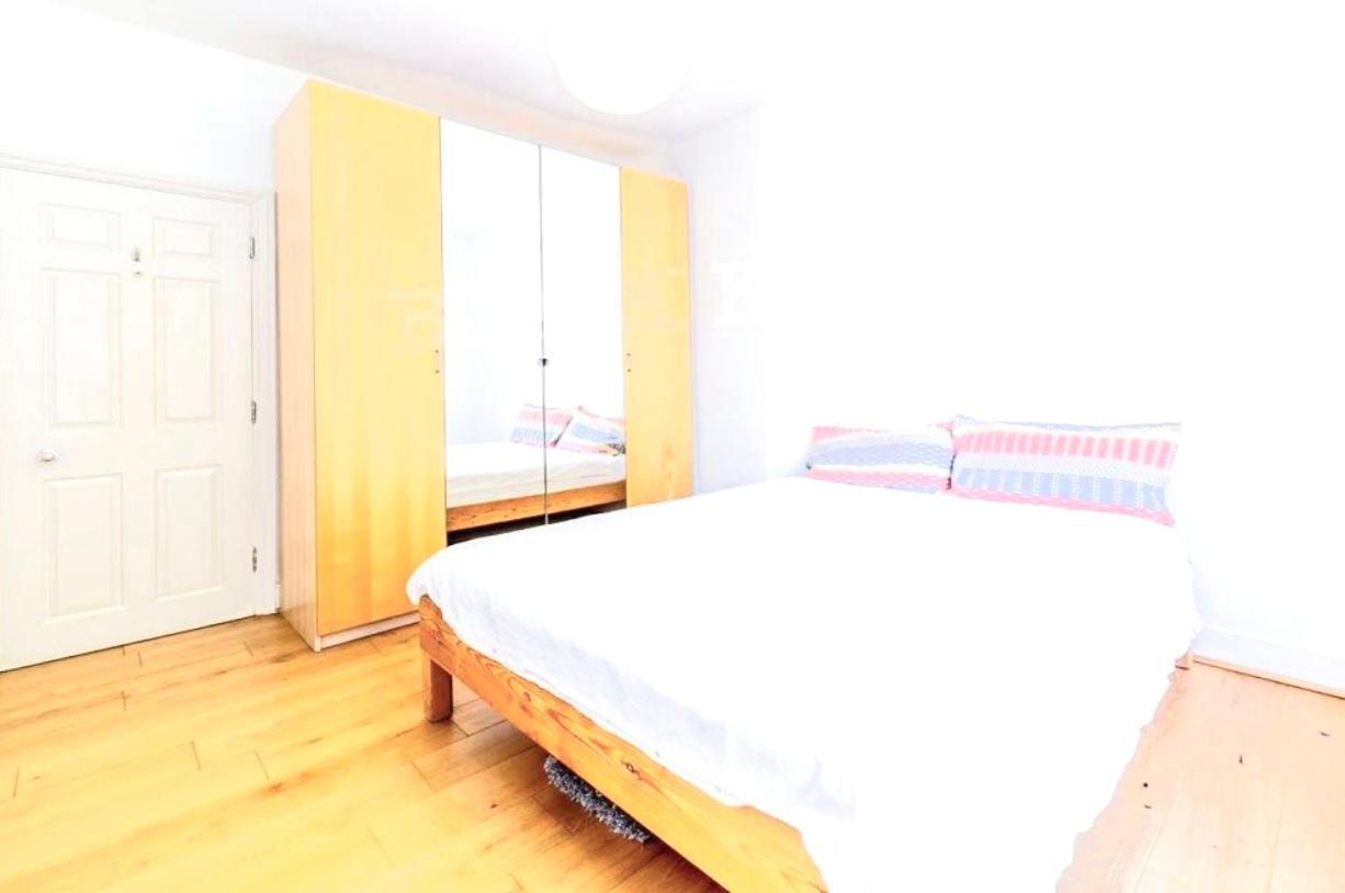 Bond Street Family Apartment