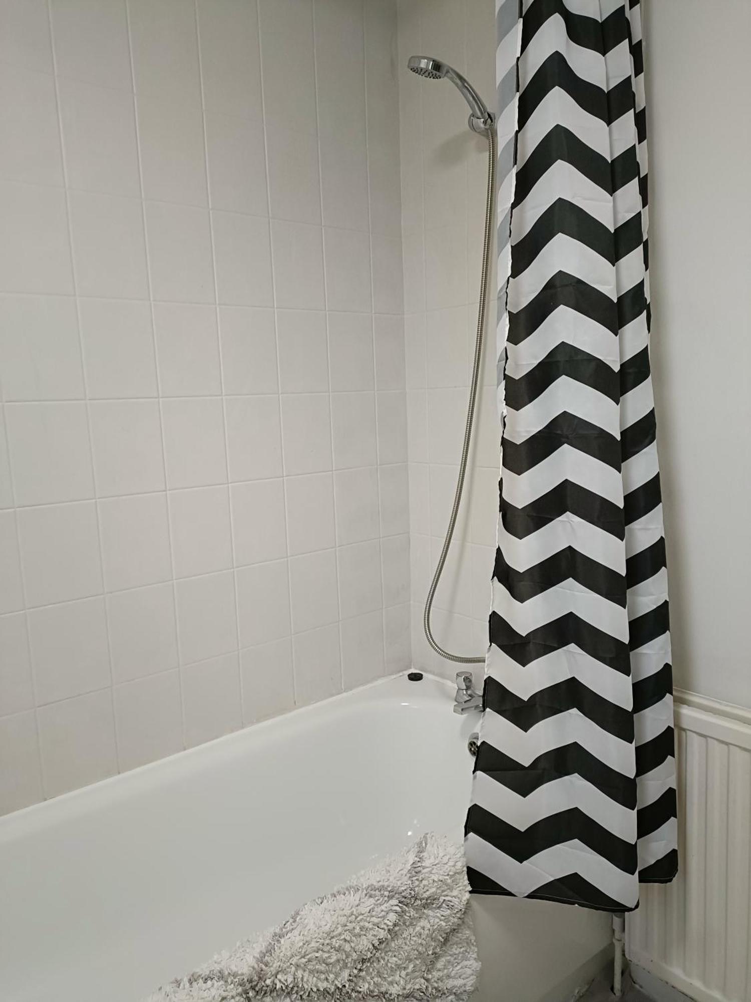 Ferienhaus 2 Bed Functional House Close To Manor Park Train Station