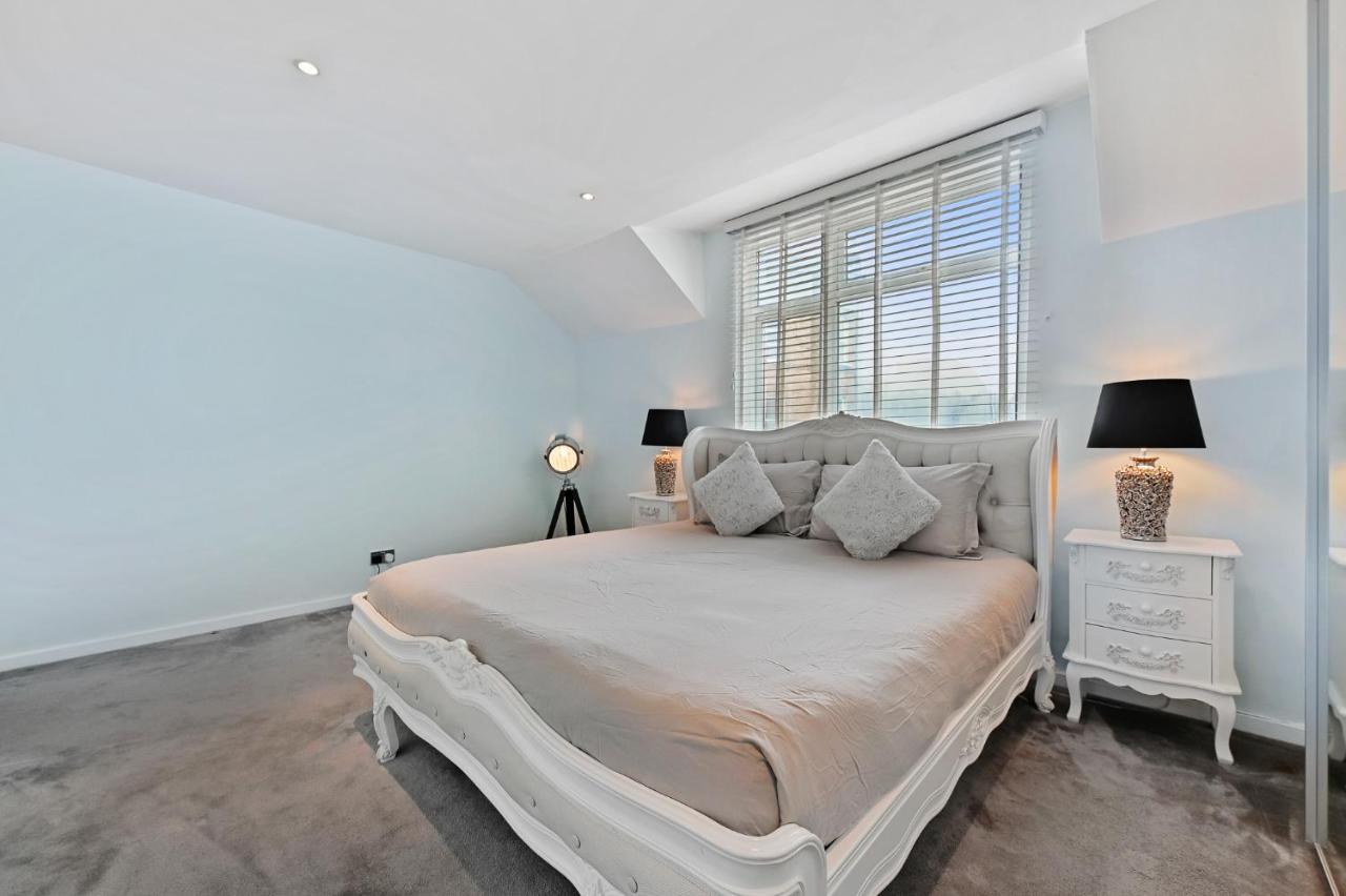 Hampstead Opulence - Luxurious Split Level Apartment