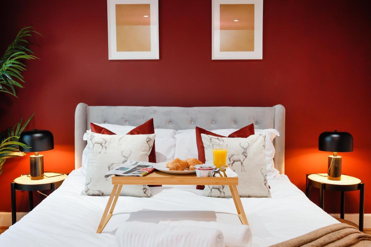 Canary Wharf Apartment