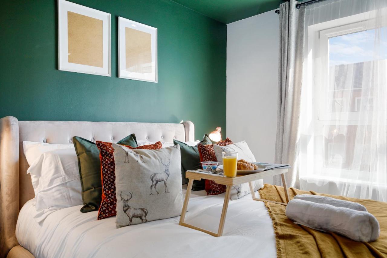 Canary Wharf Apartment