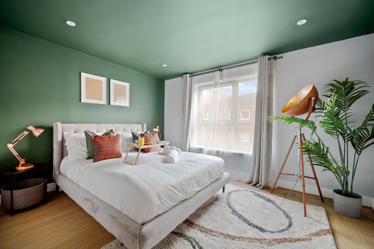 Canary Wharf Apartment *